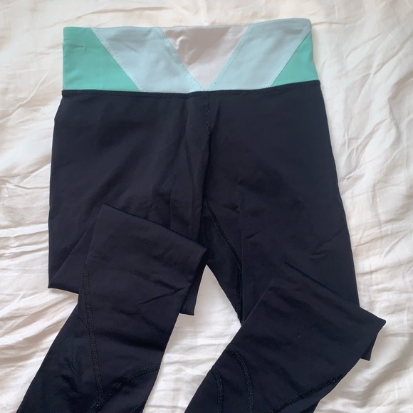 Lululemon cropped leggings - Picture 1 of 3